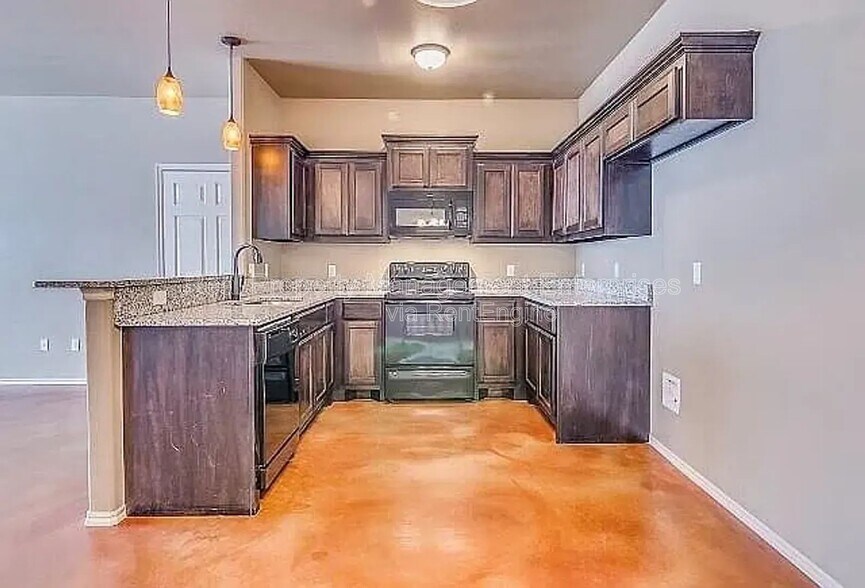 Building Photo - 1846 Cypress Ln