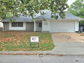 Building Photo - 4852 S 85th E Ave
