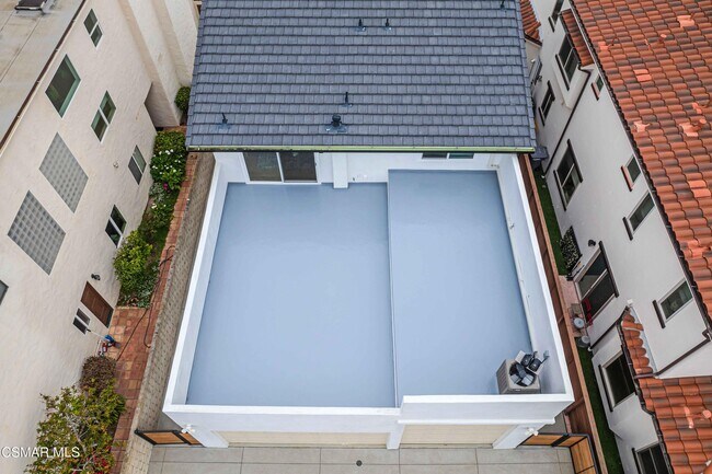 Building Photo - 5113 Whitecap St