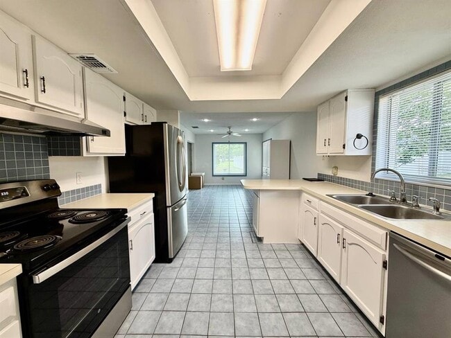 Building Photo - 1839 Tumbleweed Ct