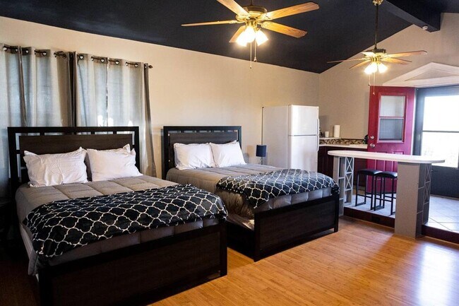 Building Photo - 1901 Harmon Hills Rd