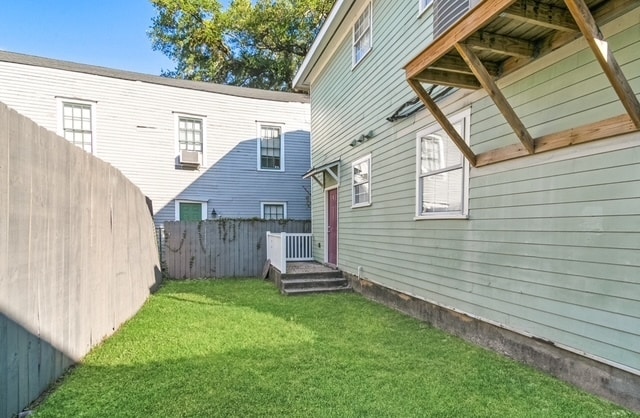 Building Photo - 2408 Oak Aly