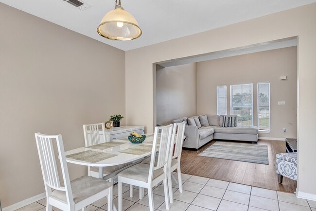 Building Photo - 2400 Pintail Loop