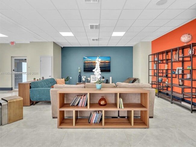 Building Photo - 3140 S Ocean Dr