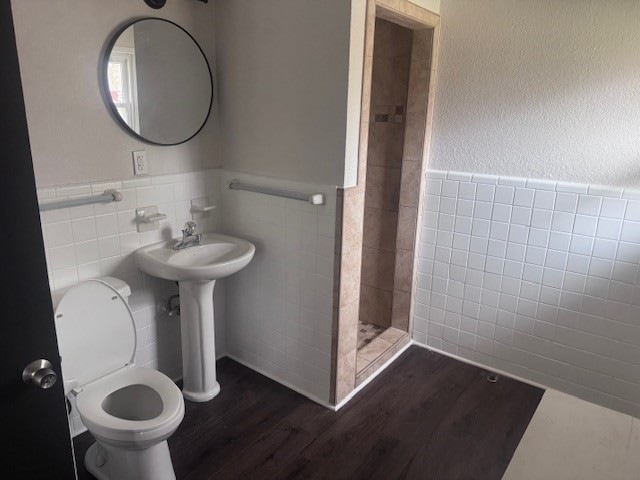 Building Photo - 2025 Cedar St