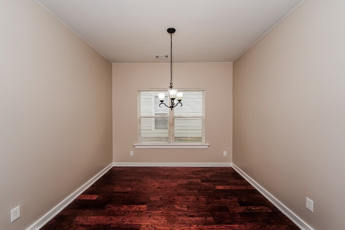 Building Photo - 245 Hathaway Ln