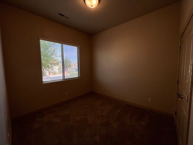 Building Photo - 253 N 2530 W