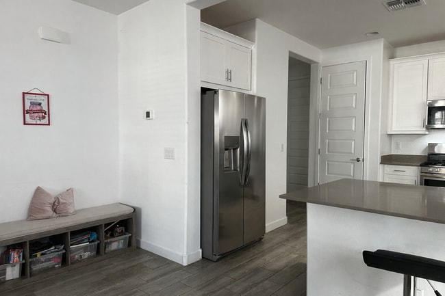 Building Photo - 3336 S Lotus