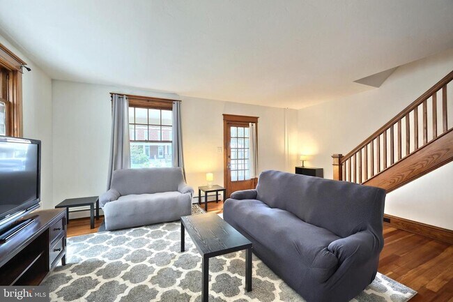 Building Photo - 317 N Stratton St