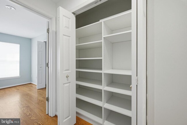 Building Photo - 10793 Symphony Way