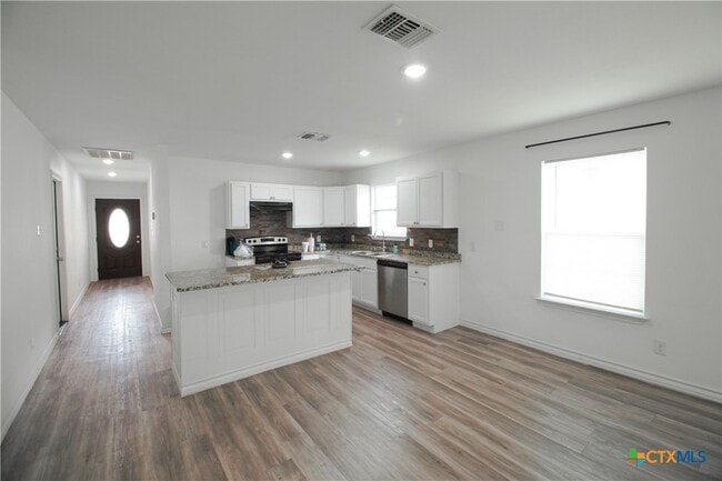 Building Photo - 1601 Cloud St