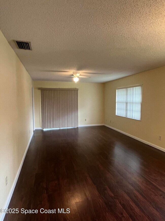 Building Photo - 200 St Lucie Ln