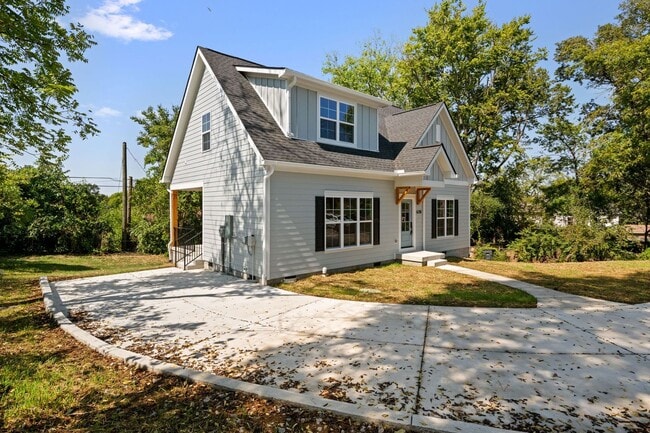 Building Photo - BRAND NEW! Spacious Nashville Home in a Qu...