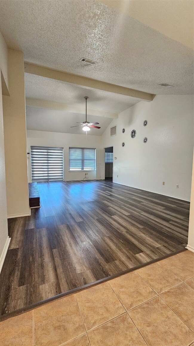 Building Photo - 543 Oakdale Dr