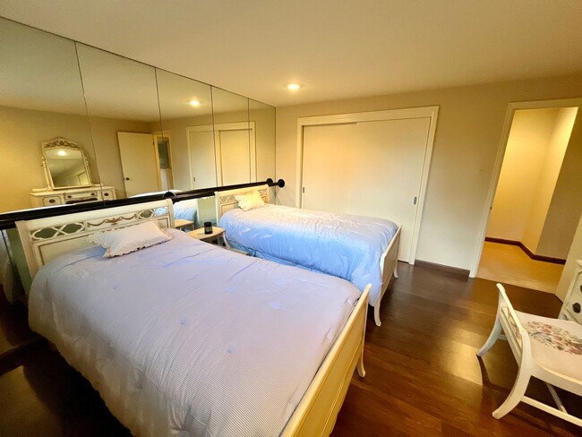 Building Photo - Gorgeous 4 bed 5 bath Luxury rental in Cherry Hills Village!