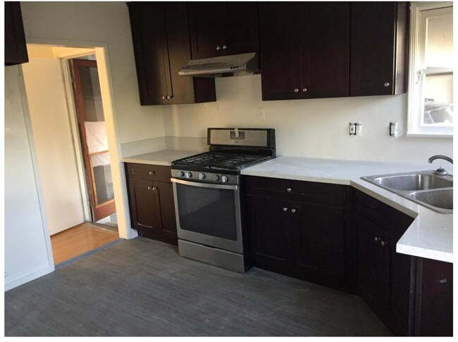 Building Photo - 515 N Nicholson Ave