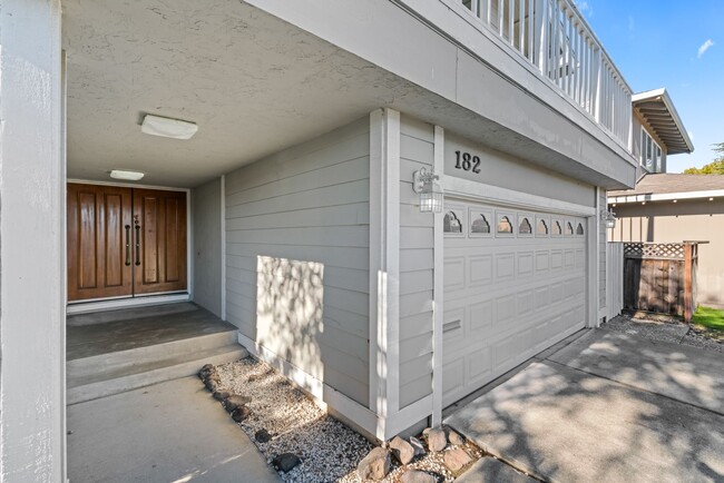 Building Photo - Serene Waterfront Home in Foster City