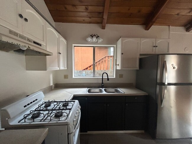 Building Photo - 275 Leonard Ln