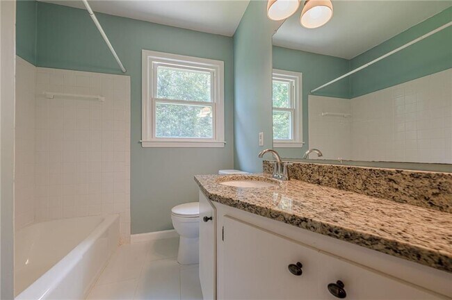 Building Photo - 385 Stonebridge Trail