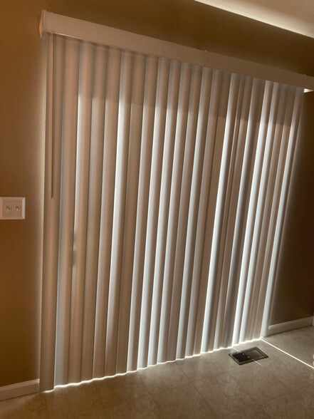 Building Photo - 1834 Iron Mountain Dr