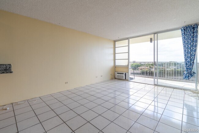 Building Photo - $2500 / Salt Lake - 2 Bed/ 2 Bath a peekab...