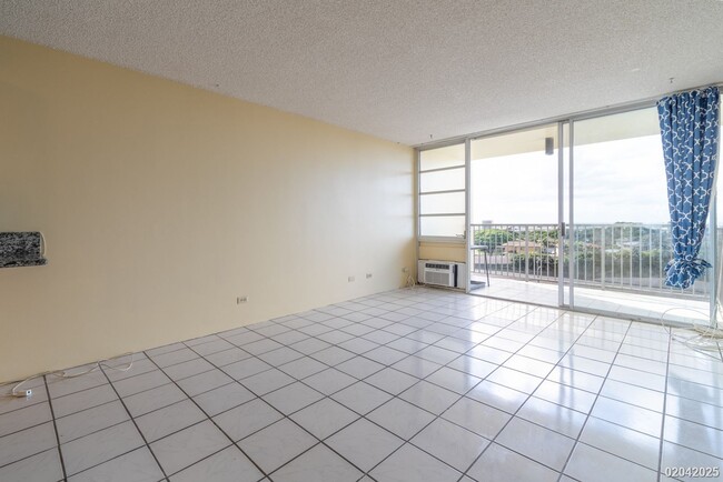 Building Photo - $2700 / Salt Lake - 2 Bed/ 2 Bath a peekab...