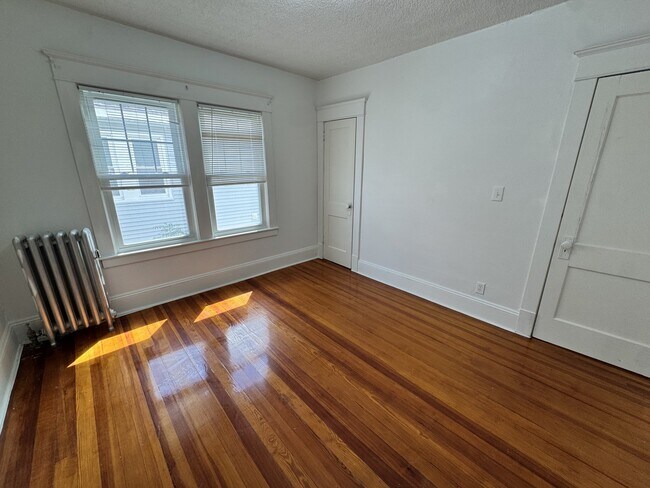 Building Photo - 134-136-136 Woodlawn St