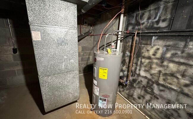 Building Photo - 4525 E 143rd St