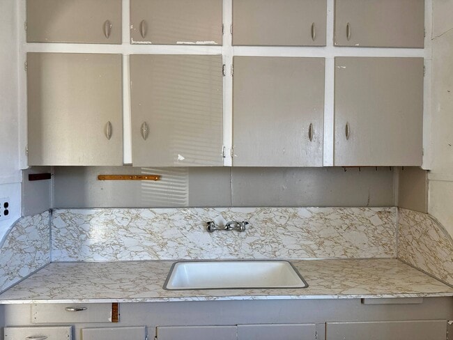 Building Photo - 2104 Ave A