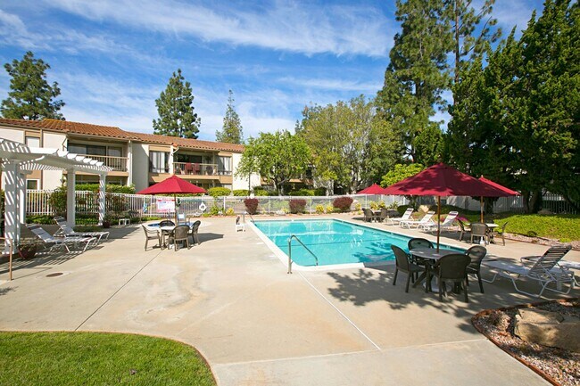 Building Photo - Gorgeous Remodeled 2Br/2Ba house W/2 Car attached  Garage in Oaks North