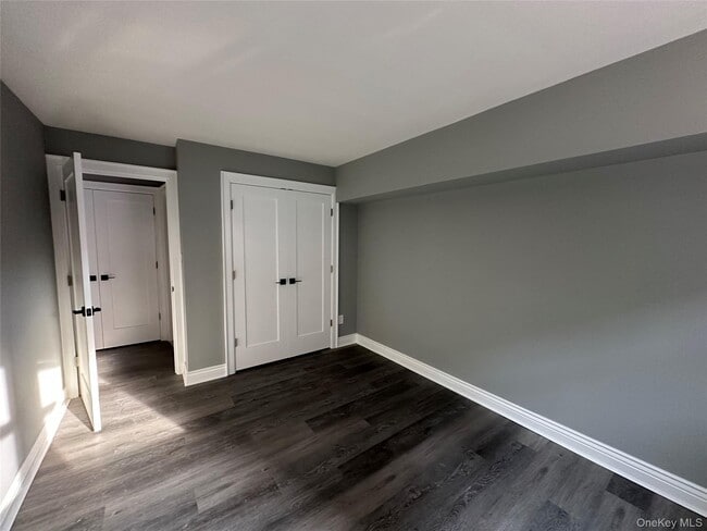 Building Photo - 18-16 Bell Blvd