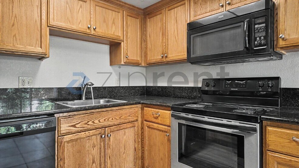 Building Photo - Unit B