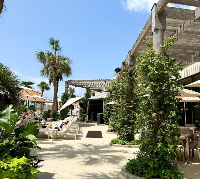 Building Photo - 5220 Seawall Blvd