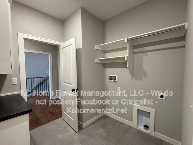 Building Photo - 18805 Skyview