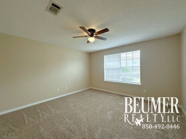 Building Photo - 3bd/2ba Home in Prime Location: Near Base, Close to Beaches!