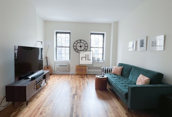 Building Photo - 306 E 91st St