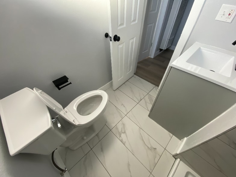 Building Photo - 1509 E 20th St