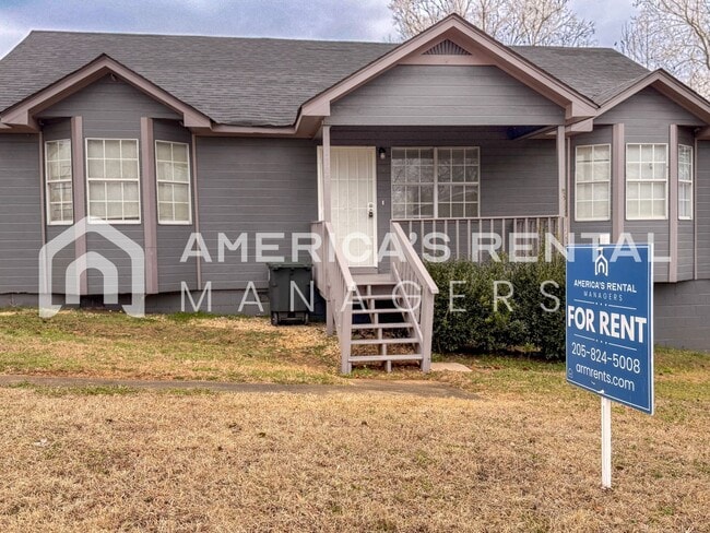 Building Photo - Updated Three Bedroom Two Bath Rental!