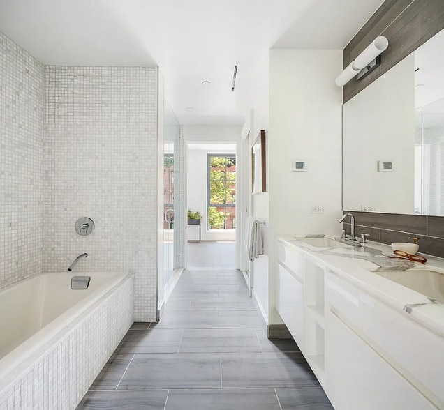 Building Photo - 71 Greene Ave