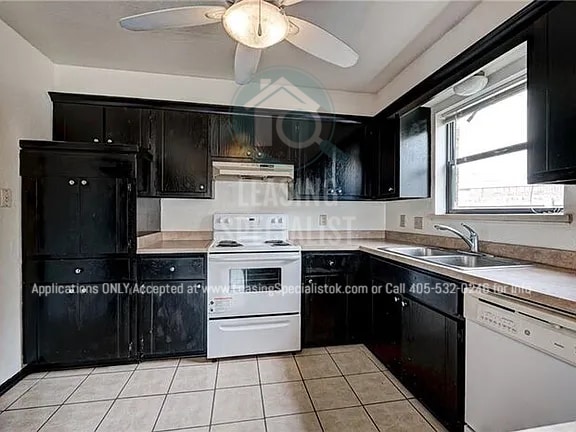 Building Photo - West Norman 3 Bed 2 Bath Home!