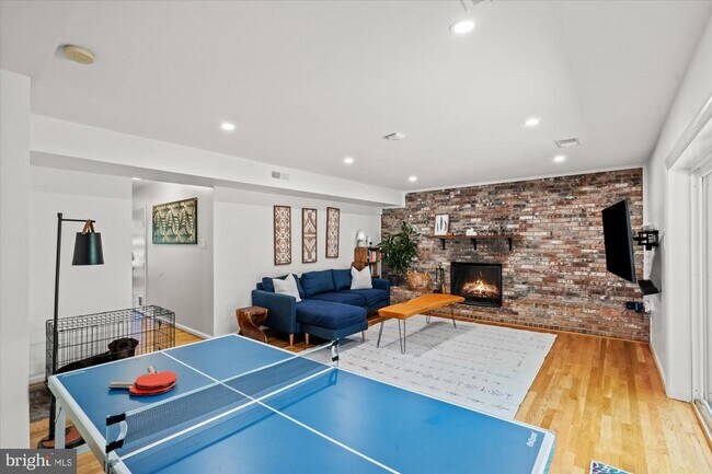 Building Photo - 6123 Beech Tree Dr