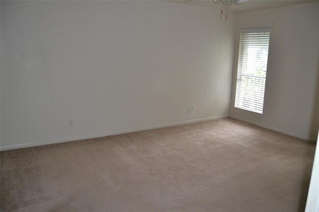 Building Photo - 2021 Spenwick Dr