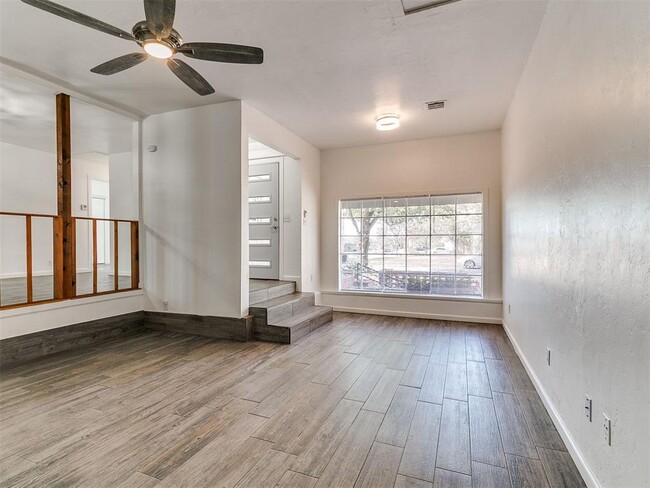 Building Photo - 816 S Santa Fe Dr