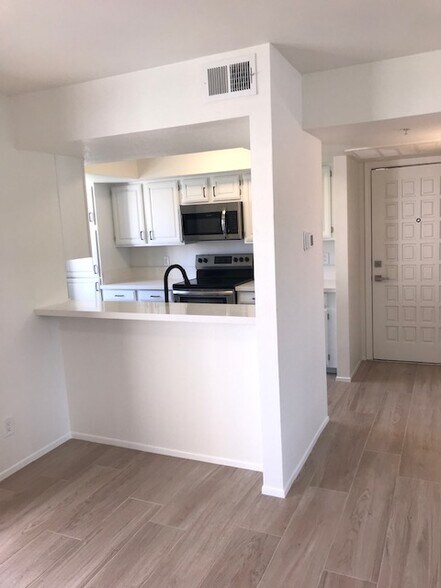 Kitchen - 7510 E Thomas Rd
