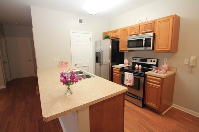 Kitchen - Apartments at The Schoolhouse