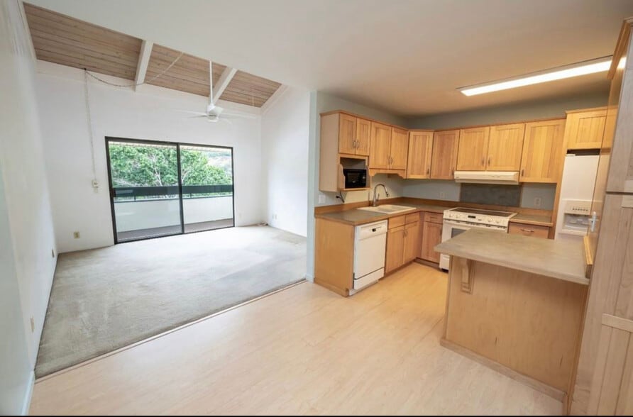 Building Photo - 2180 W Vineyard St