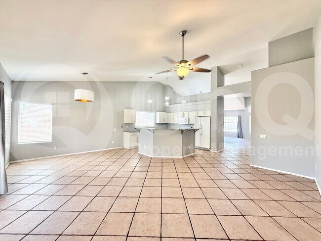 Building Photo - 1487 E Aspen Ave