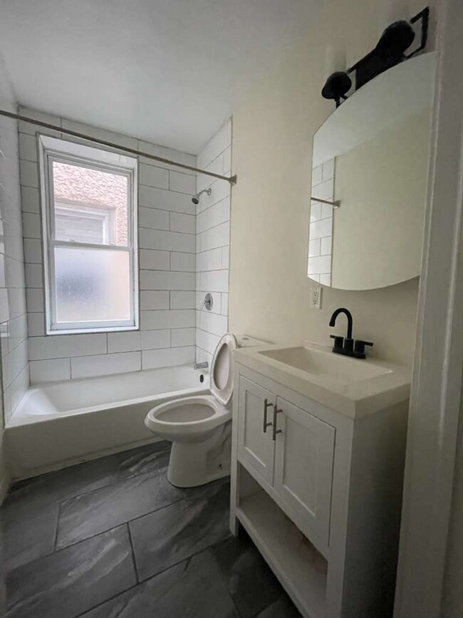 Building Photo - 6145 Lansdowne Ave