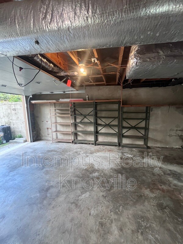 Building Photo - 7931 W Cliff Dr