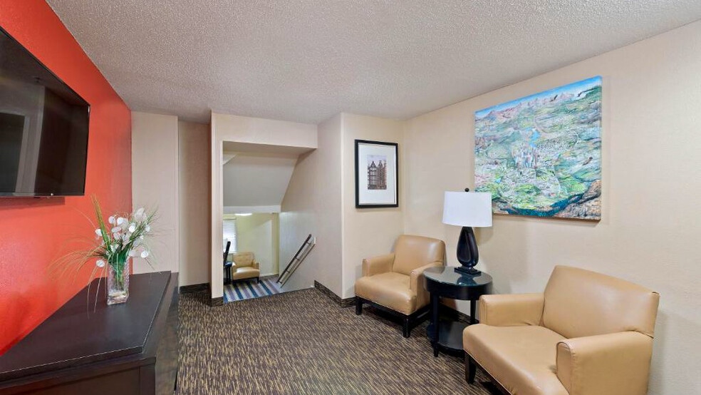 Building Photo - 5830 Westpark Dr